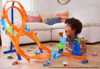 Load image into Gallery viewer, Hot Wheels Action Figure-8 Jump Play Set
